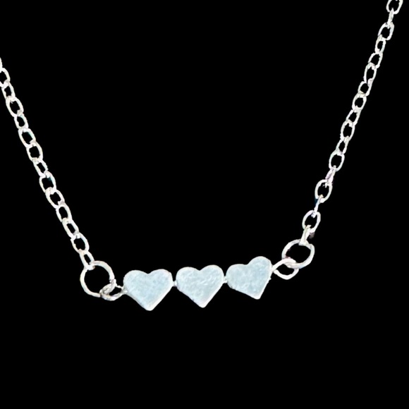 Jewelry - 🆕 Silver Necklace Silver Twirls Triple Hrt
